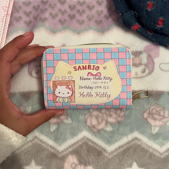 Sanrio Hello Kitty Navy and Red Tote Set - Picture 4 of 10